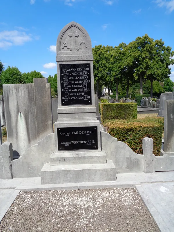 Respectvol uitgewerkt grafmonument