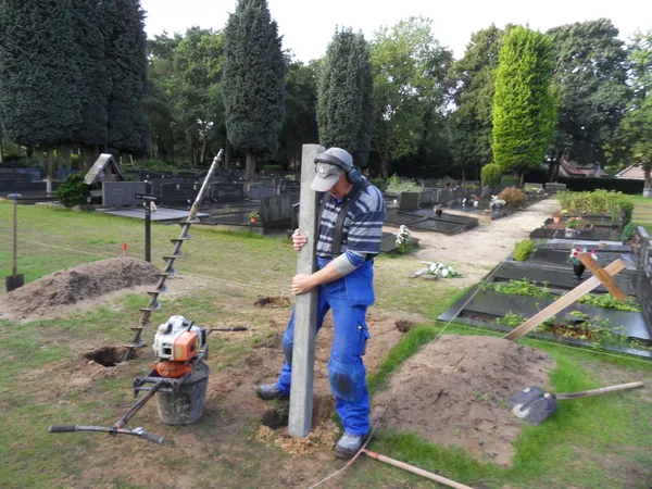 Plaatsing van grafzerk