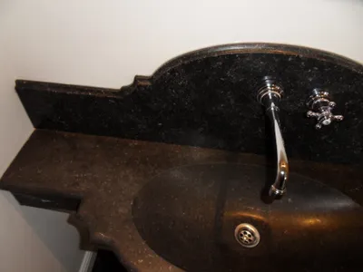 Gootsteen in natuursteen